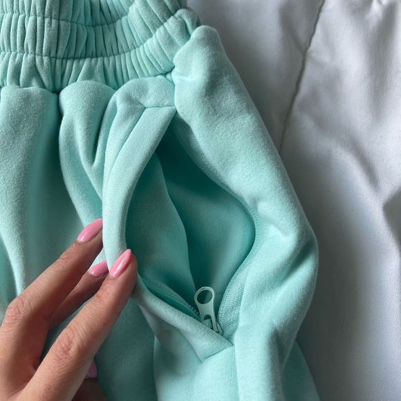 Hoaka sky blue shorts 🦋 - Picture 4 of 8